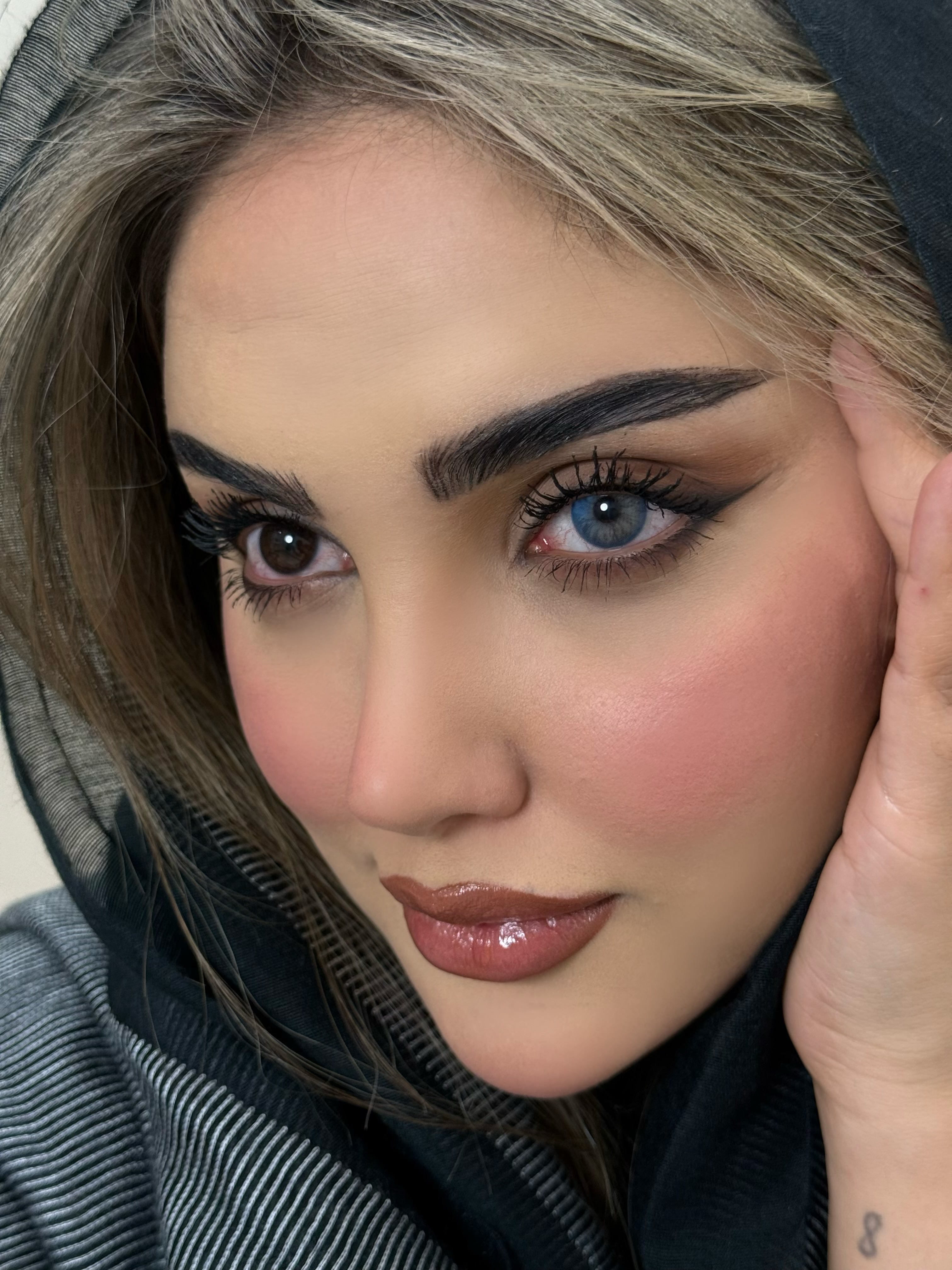 آبی سایه دار