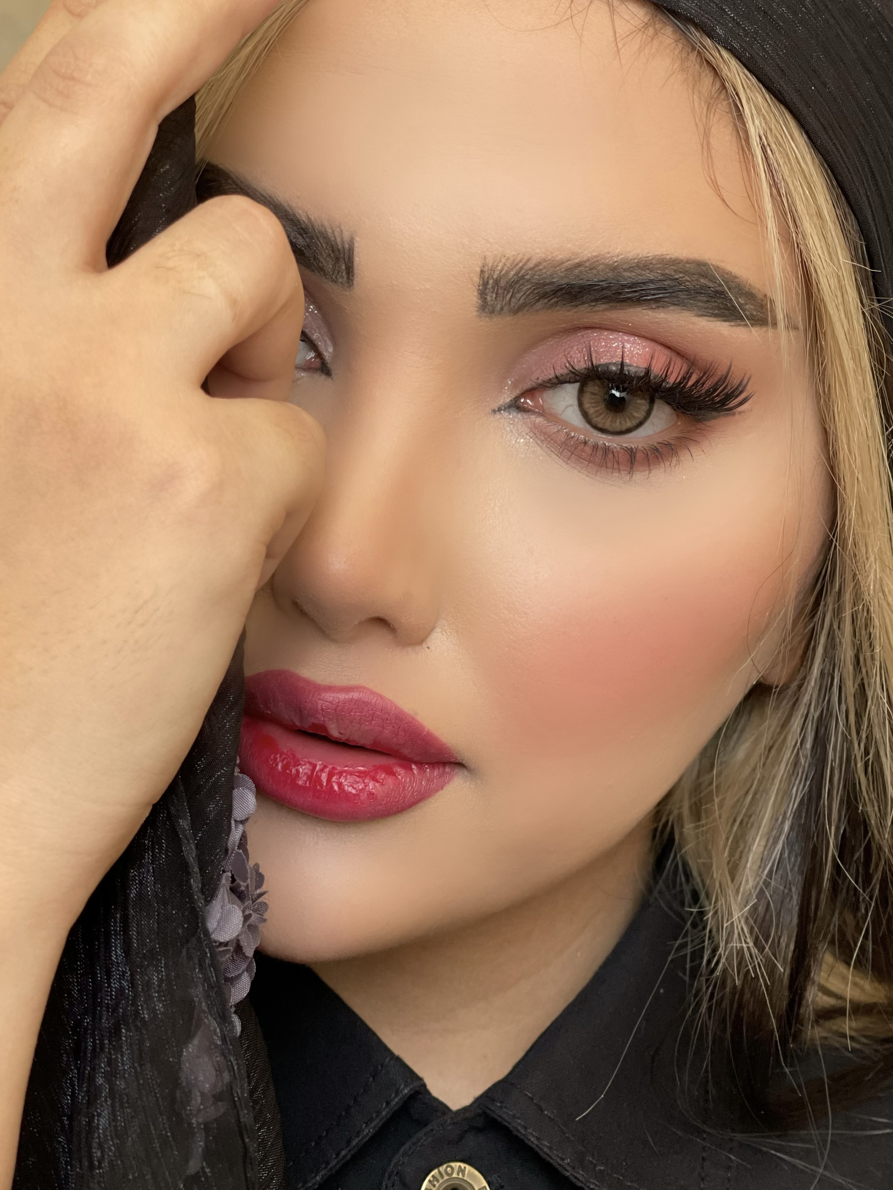 عسلی شکلاتی دور مشکی