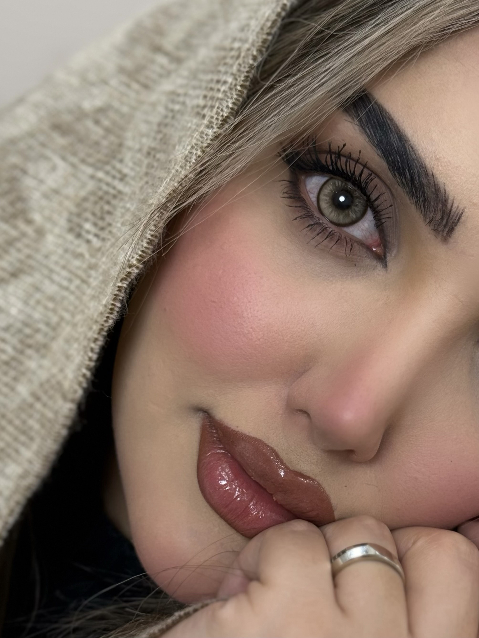 عسلی طلایی روشن